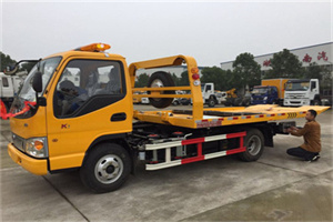 焉耆哪里有拖车服务